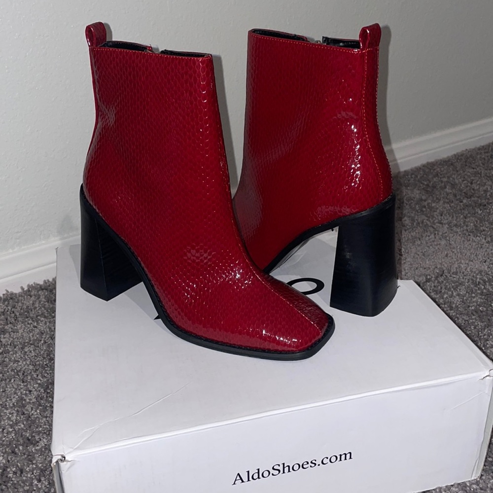 Brand: Aldo